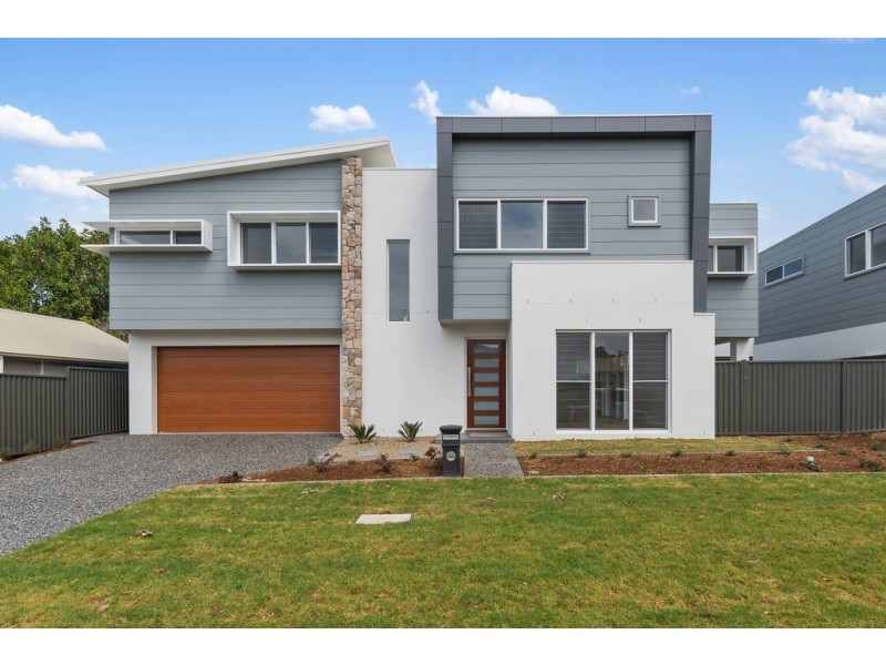 2A Cochrane Road, Thirroul NSW 2515