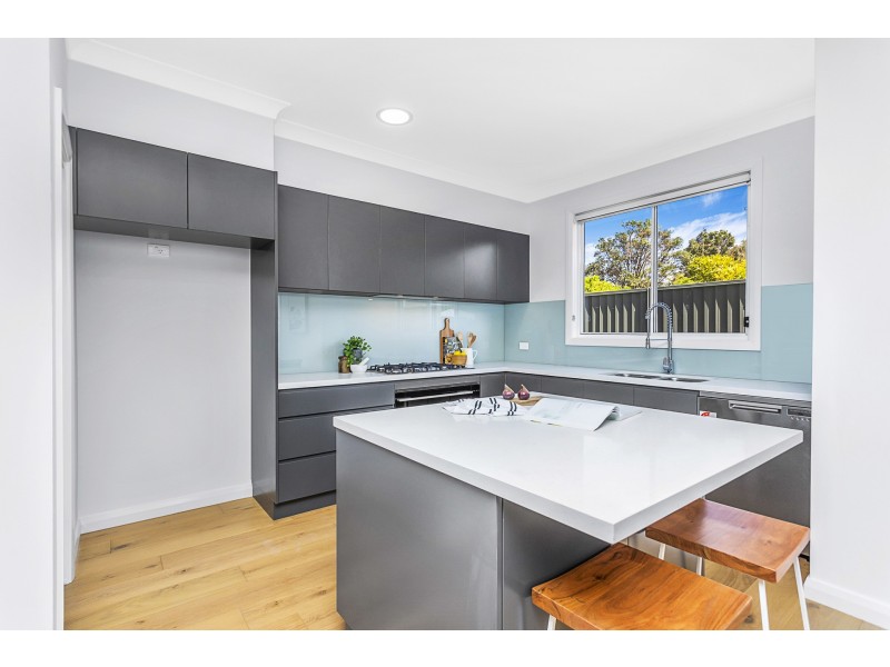 2A Cochrane Road, Thirroul NSW 2515