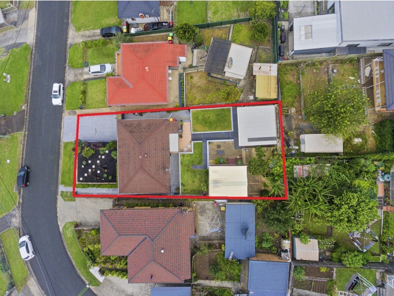 4 Barbara Avenue, Warrawong NSW 2502