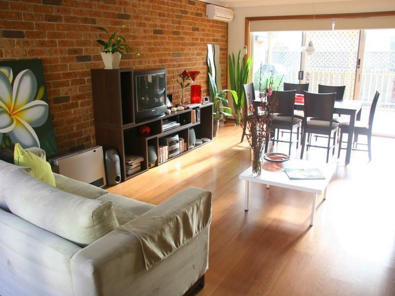 2/17 Bath Street, Thirroul NSW 2515