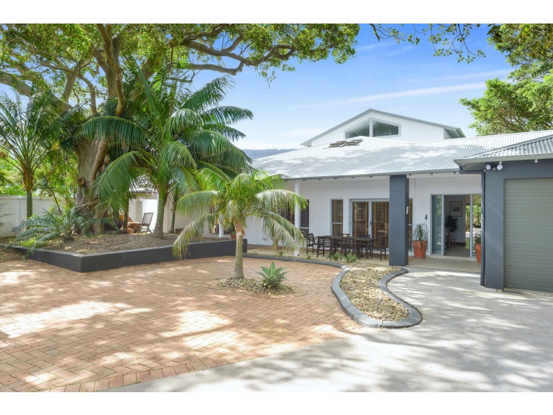 12 Tasman Parade, Thirroul NSW 2515