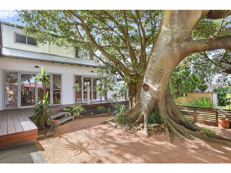 12 Tasman Parade, Thirroul NSW 2515