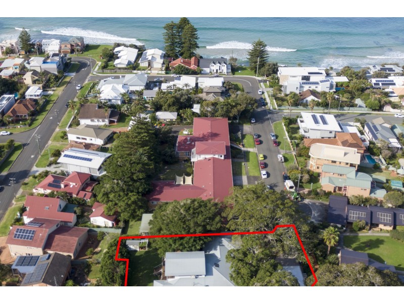 12 Tasman Parade, Thirroul NSW 2515