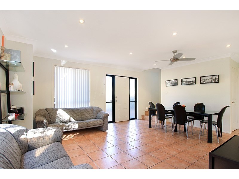 2/2 Carroll Road, East Corrimal NSW 2518