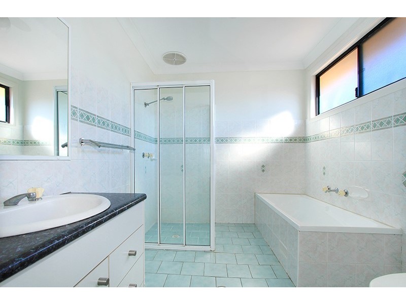 2/2 Carroll Road, East Corrimal NSW 2518