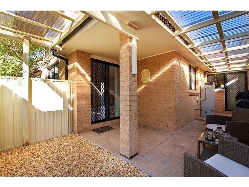 2/2 Carroll Road, East Corrimal NSW 2518