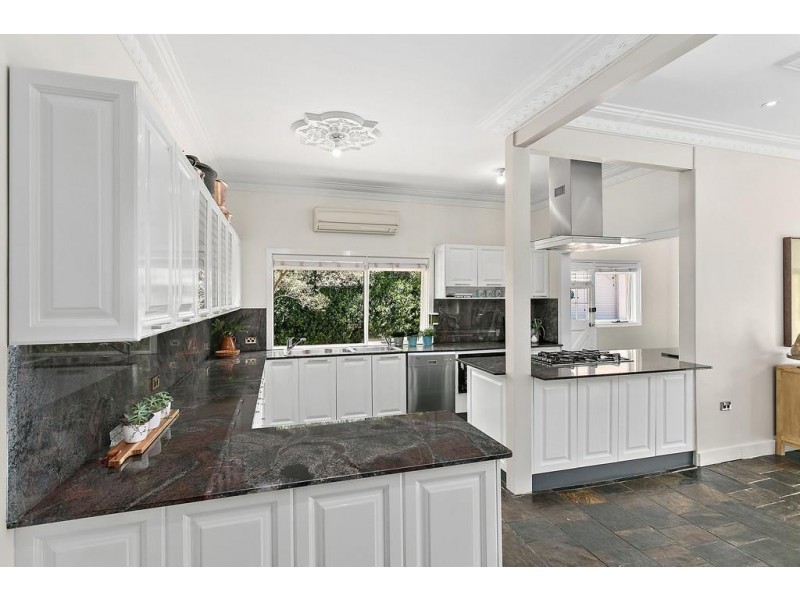 34 Eastern Avenue, Mangerton NSW 2500