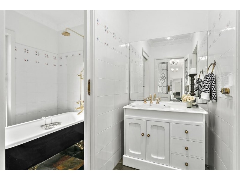 34 Eastern Avenue, Mangerton NSW 2500