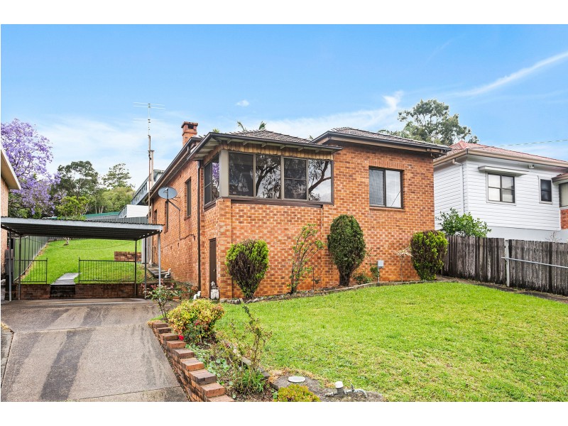 37 Rowland Avenue, Wollongong NSW 2500