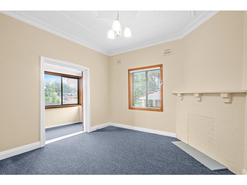 37 Rowland Avenue, Wollongong NSW 2500