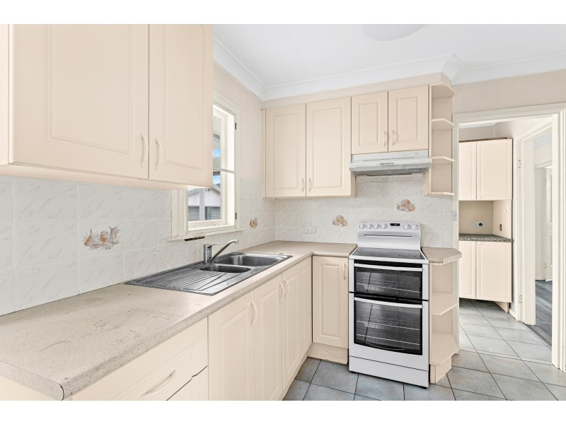 9 Day Street, Lake Illawarra NSW 2528