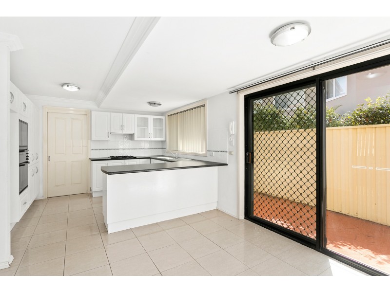 2/33 Doone Street, Barrack Heights NSW 2528