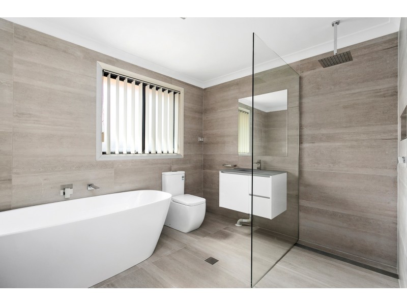 2/33 Doone Street, Barrack Heights NSW 2528