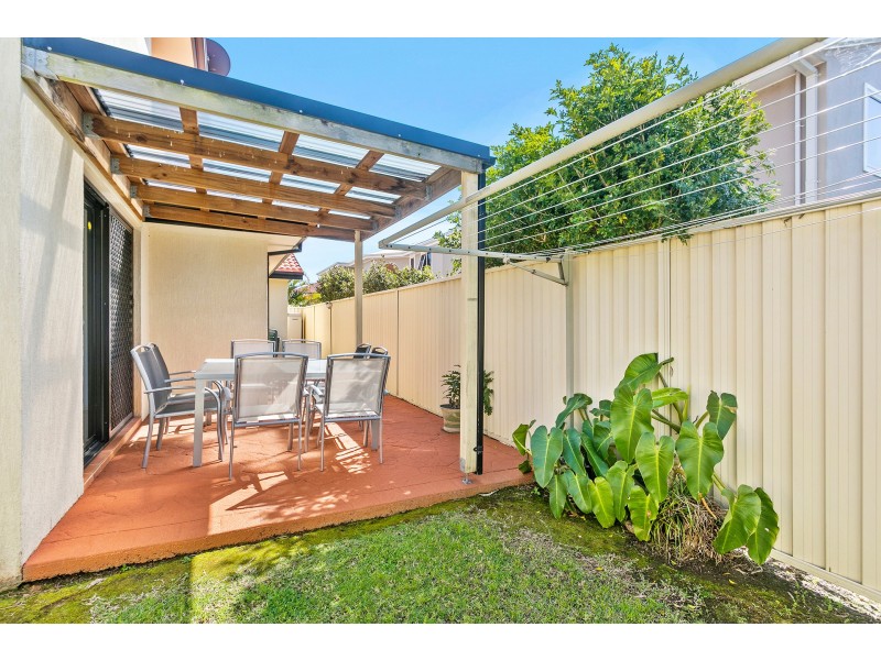 2/33 Doone Street, Barrack Heights NSW 2528