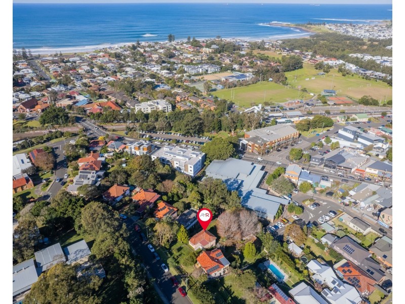 16 Roxburgh Avenue, Thirroul NSW 2515