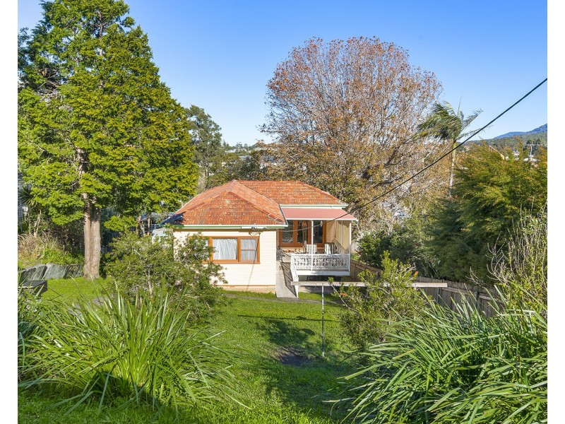 16 Roxburgh Avenue, Thirroul NSW 2515