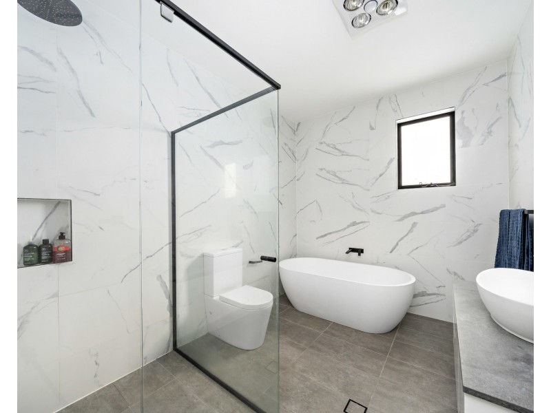14A Clyde Close, Thirroul NSW 2515