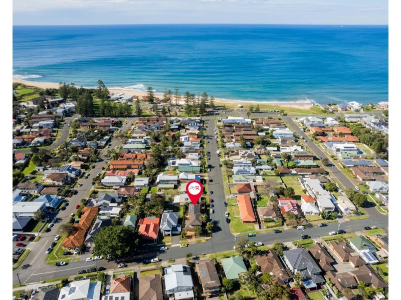 2/11 McCauley Street, Thirroul NSW 2515