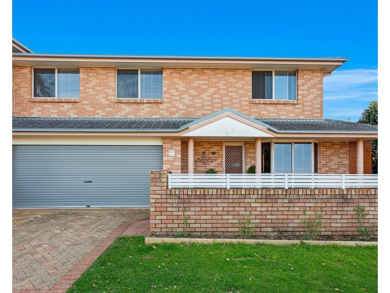 2/11 McCauley Street, Thirroul NSW 2515