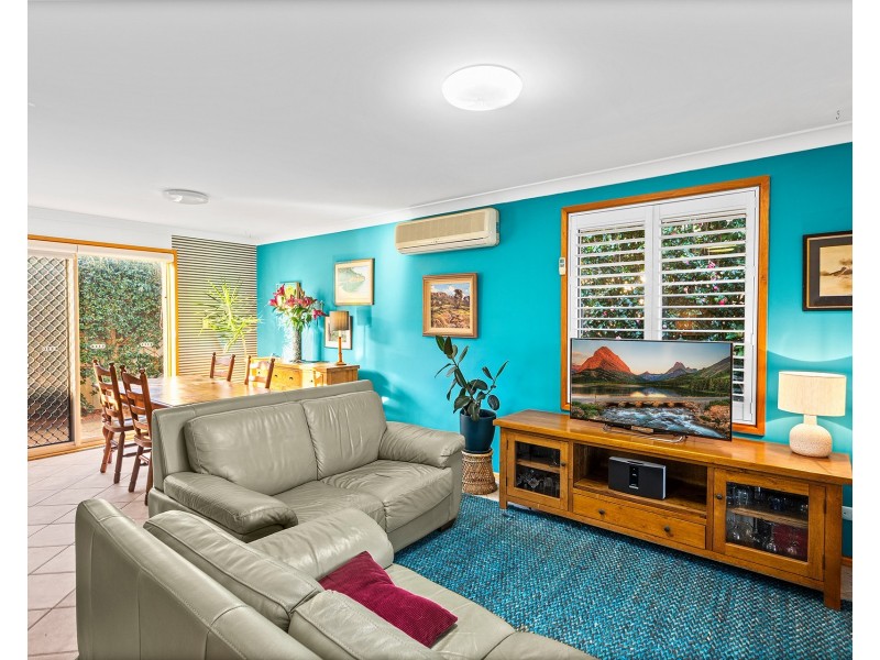 2/11 McCauley Street, Thirroul NSW 2515