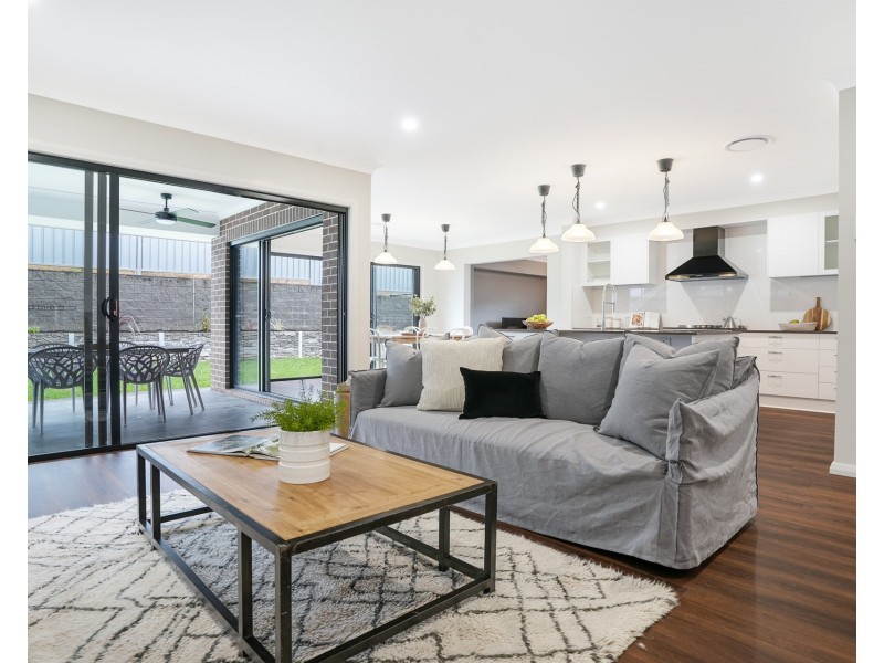 76 Saddleback Crescent, Kembla Grange NSW 2526