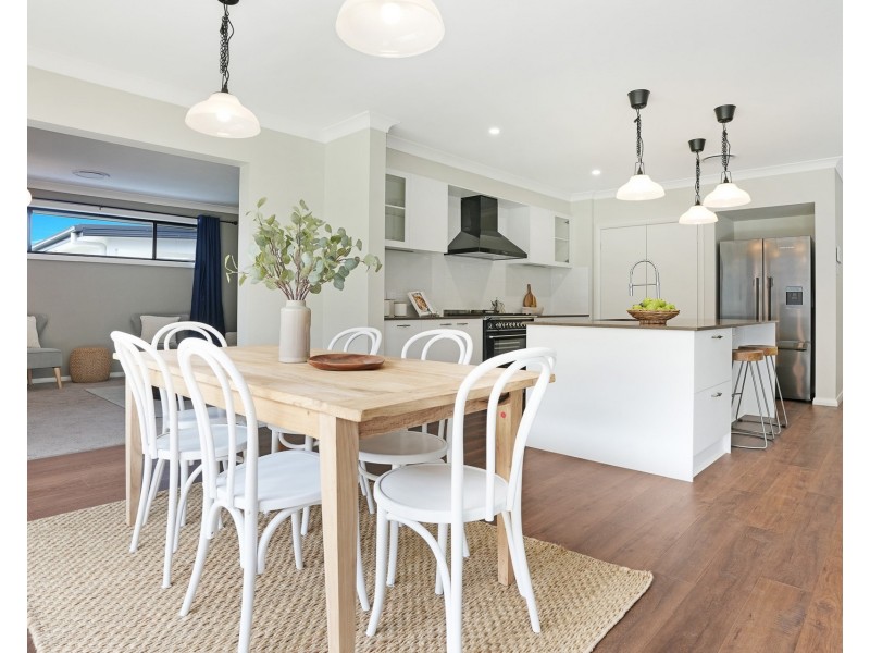 76 Saddleback Crescent, Kembla Grange NSW 2526
