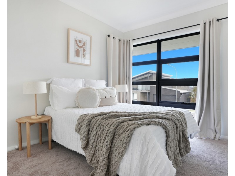 76 Saddleback Crescent, Kembla Grange NSW 2526