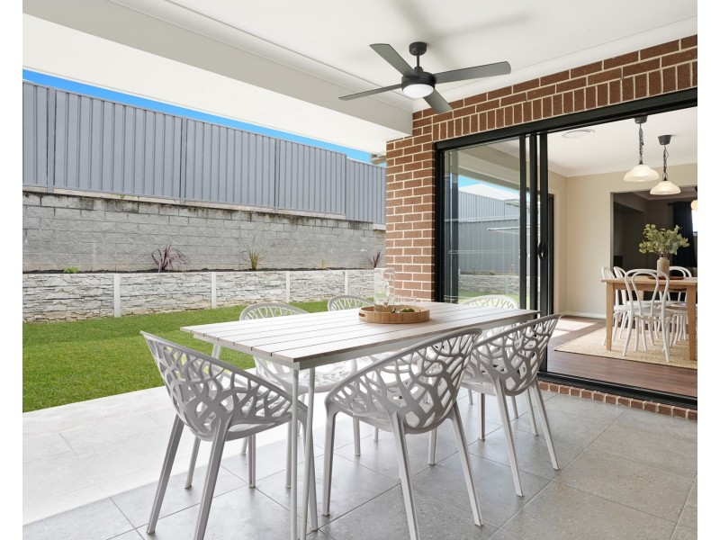 76 Saddleback Crescent, Kembla Grange NSW 2526