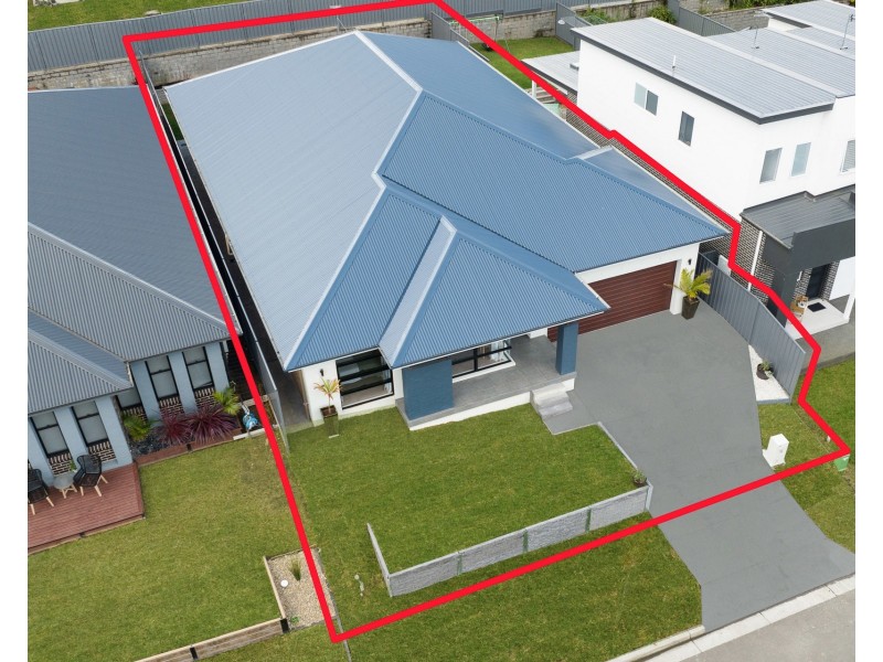76 Saddleback Crescent, Kembla Grange NSW 2526