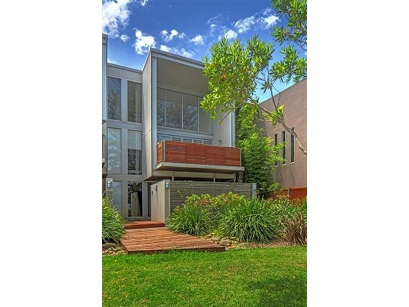 2/33 The Esplanade, Thirroul NSW 2515