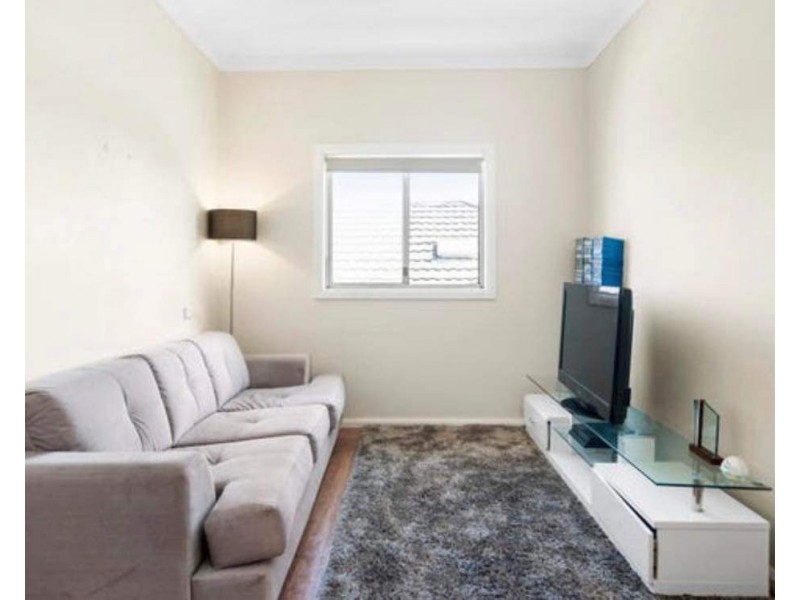 6 Hill Street, Mount Saint Thomas NSW 2500