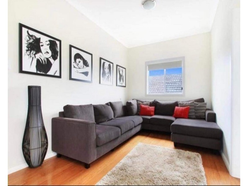 6 Hill Street, Mount Saint Thomas NSW 2500