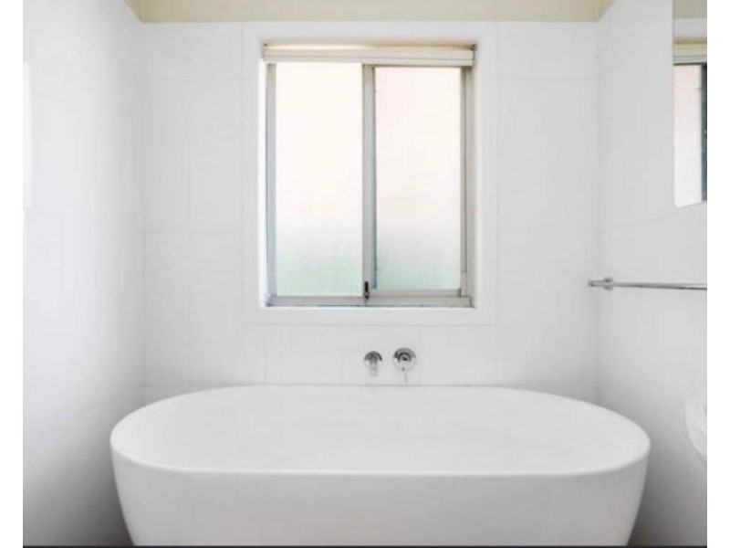 6 Hill Street, Mount Saint Thomas NSW 2500