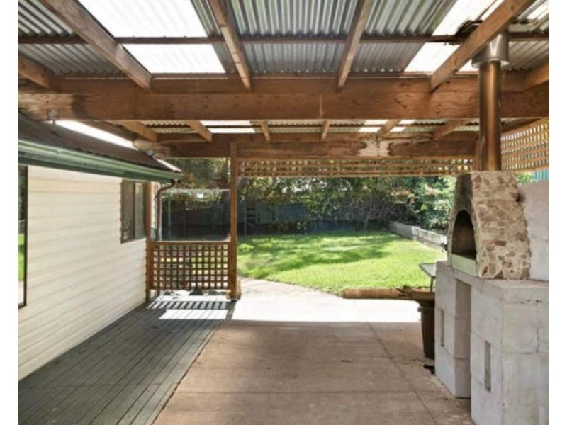 6 Hill Street, Mount Saint Thomas NSW 2500