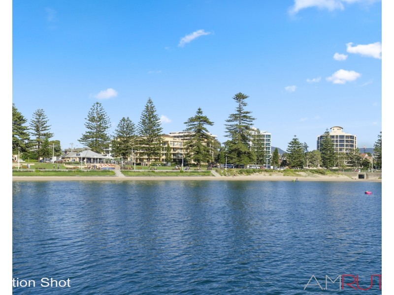 2/16 Harbour Street, Wollongong NSW 2500