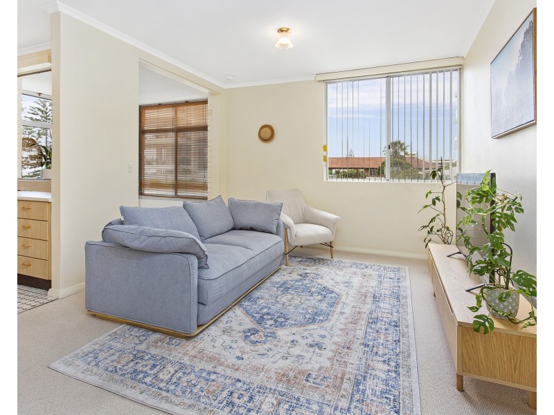 4/70 Cliff Road, Wollongong NSW 2500