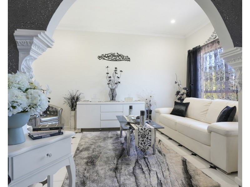 173 Flagstaff Road, Lake Heights NSW 2502