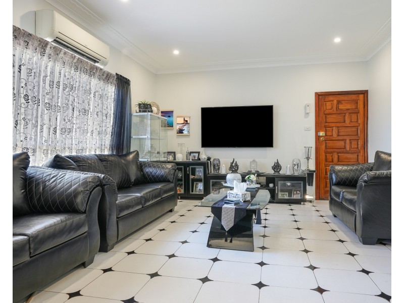 173 Flagstaff Road, Lake Heights NSW 2502