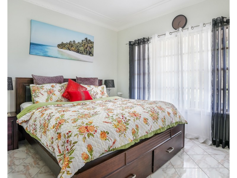 173 Flagstaff Road, Lake Heights NSW 2502