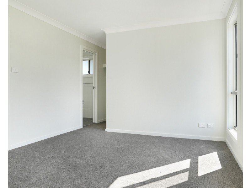 2/2 Gadsden Way, Figtree NSW 2525