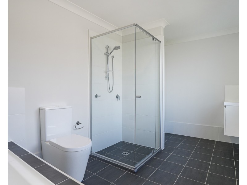 2/2 Gadsden Way, Figtree NSW 2525