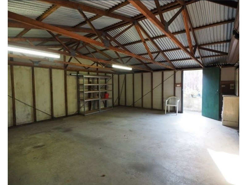 13 Robertson Street, Coniston NSW 2500