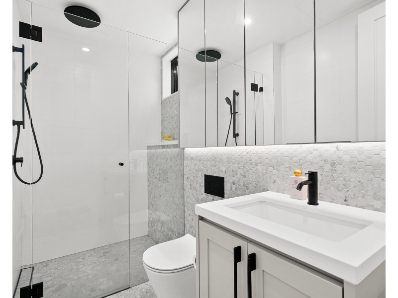 104/8 Railway Parade, Thirroul NSW 2515