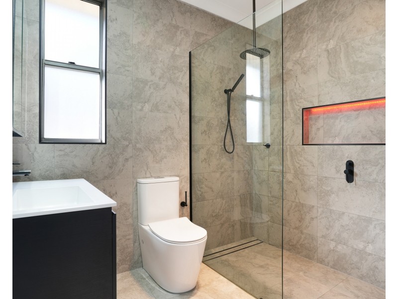 66 Albert Street, Unanderra NSW 2526