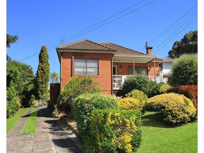 13 Robertson Street, Coniston NSW 2500