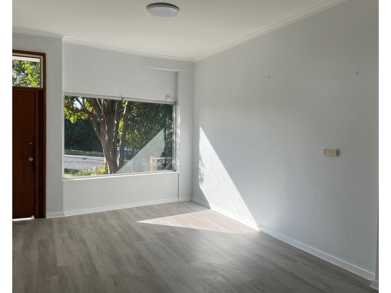 6 Yellagong Street, West Wollongong NSW 2500