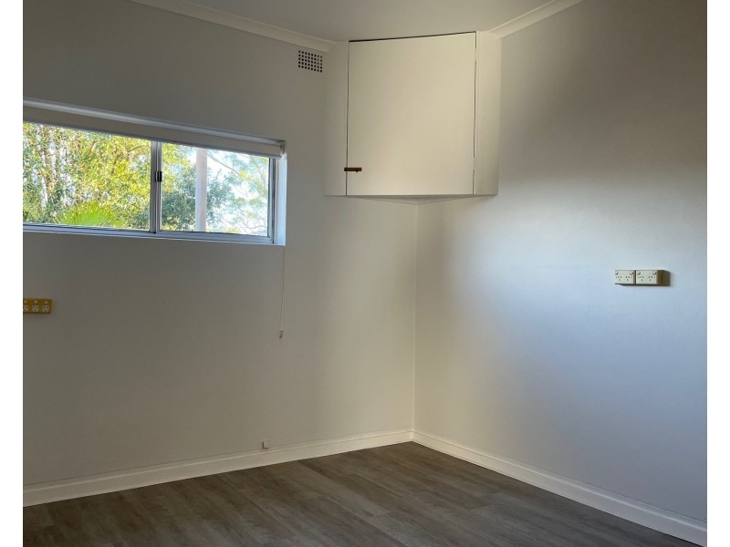 6 Yellagong Street, West Wollongong NSW 2500