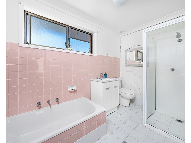 2/11 Cochrane Road, Thirroul NSW 2515