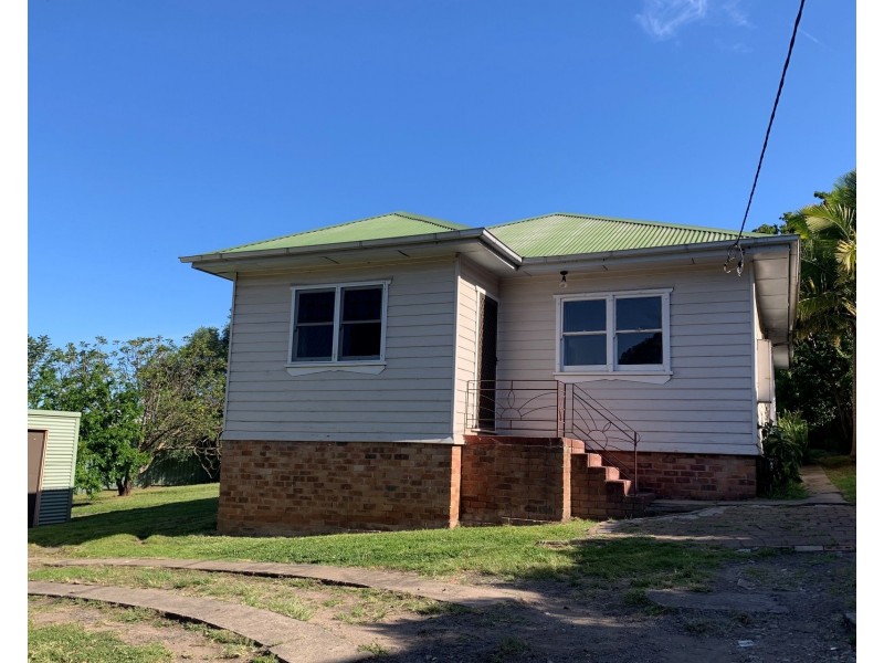 15 Robertson Street, Coniston NSW 2500
