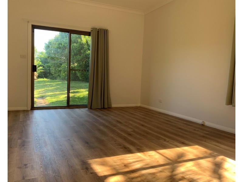 15 Robertson Street, Coniston NSW 2500